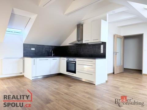 Pronájem bytu 2+kk, Opava - Předměstí, Mařádkova, 55 m2