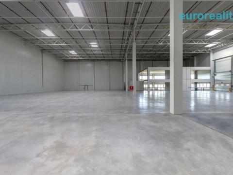 Pronájem skladu, Mariánské Lázně, 300 m2