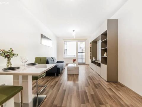 Pronájem bytu 2+kk, Praha - Strašnice, Zvěřinova, 60 m2