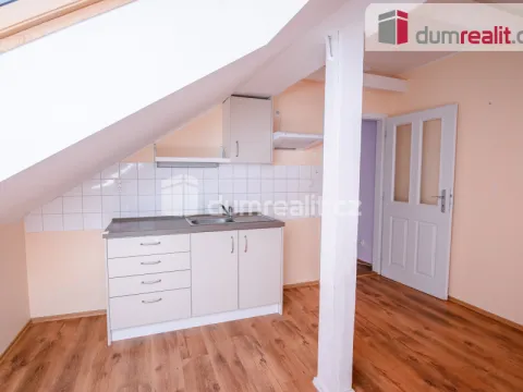 Pronájem bytu 1+1, Kolín - Kolín I, Husova, 53 m2