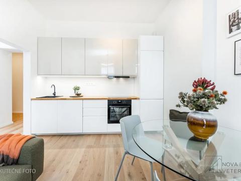 Pronájem bytu 2+kk, Praha - Žižkov, Jeseniova, 45 m2