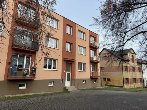 Prodej bytu 2+kk, Lubenec, Náměstí, 52 m2