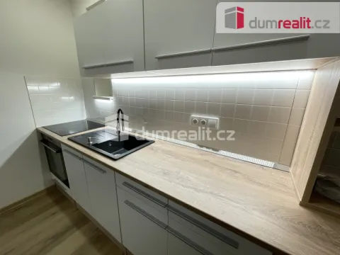 Pronájem bytu 2+kk, Praha - Žižkov, Biskupcova, 48 m2