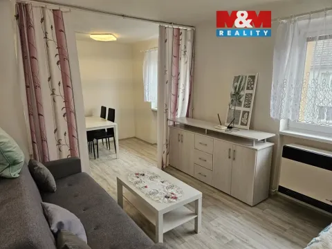 Pronájem bytu 2+kk, Nové Strašecí, Topinkova, 33 m2