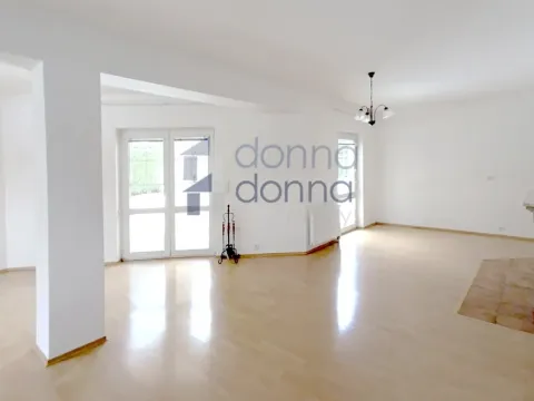 Pronájem rodinného domu, Praha, K vinicím, 251 m2