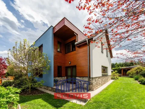 Pronájem rodinného domu, Dubné, 261 m2