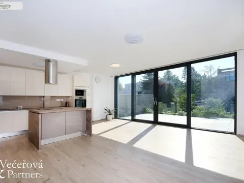 Pronájem rodinného domu, Praha - Břevnov, Oddělená, 250 m2