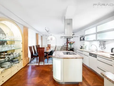 Prodej atypického bytu, Praha - Staré Město, Smetanovo nábřeží, 142 m2