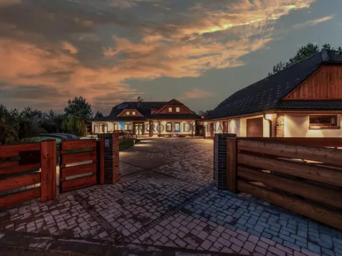 Prodej rodinného domu, Malenovice, 356 m2