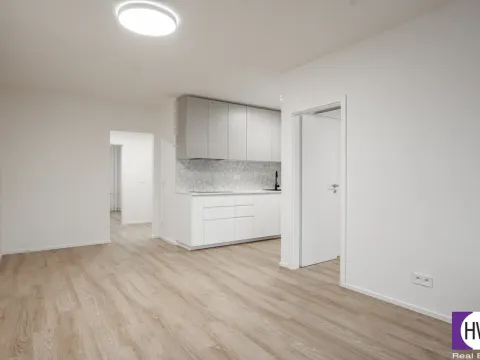 Prodej bytu 4+kk, Praha, Novodvorská, 76 m2
