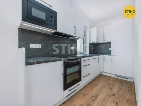 Pronájem bytu 2+kk, Opatovice nad Labem, Žákova, 68 m2