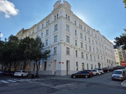 Pronájem kanceláře, Praha - Žižkov, Žerotínova, 220 m2