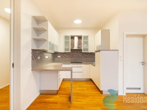 Prodej bytu 3+kk, Praha, Pod průsekem, 65 m2