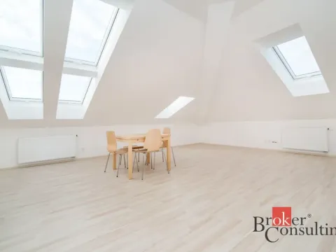 Pronájem bytu 2+kk, Kladno - Kročehlavy, Generála Selnera, 66 m2