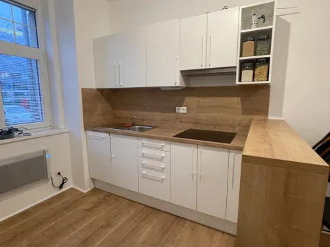 Pronájem bytu 2+kk, Praha - Libeň, Na rozcestí, 38 m2