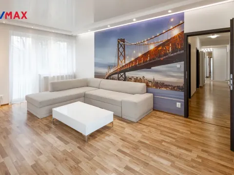 Pronájem bytu 3+1, Karlovy Vary - Doubí, Spálená, 83 m2