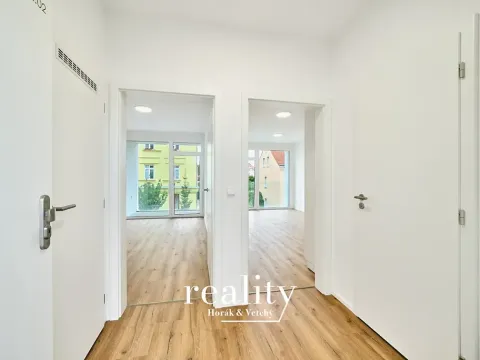 Pronájem bytu 2+kk, Znojmo, Jarošova, 46 m2