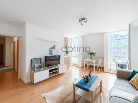 Pronájem bytu 2+kk, Praha, Za černým mostem, 51 m2