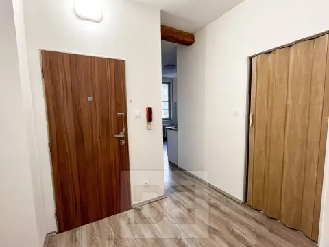 Pronájem bytu 2+1, Karlovy Vary, 55 m2