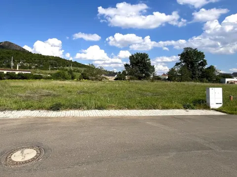 Prodej pozemku, Píšťany, 828 m2