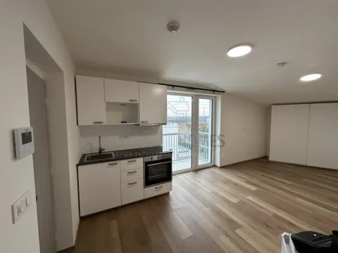 Pronájem bytu 1+kk, Jenštejn, Kovářská, 28 m2