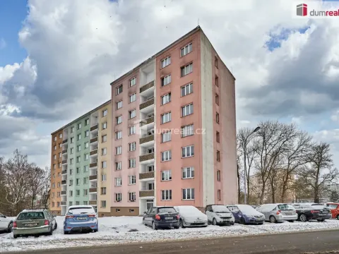 Prodej bytu 2+1, Karlovy Vary - Stará Role, Závodu míru, 63 m2