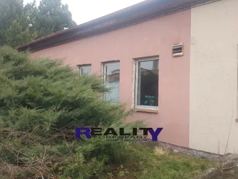 Pronájem kanceláře, Vroutek, 330 m2