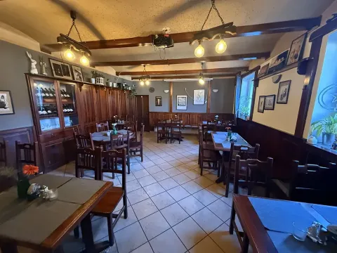 Pronájem restaurace, Praha - Čakovice, Cukrovarská, 155 m2