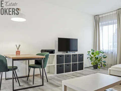 Pronájem bytu 1+kk, Chýnice, Karlštejnská, 38 m2