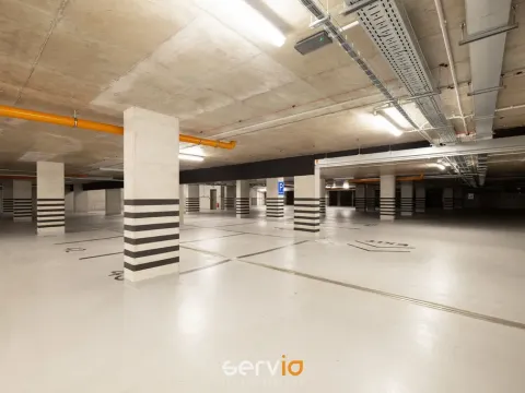 Pronájem garážového stání, Brno, Bratislavská, 13 m2