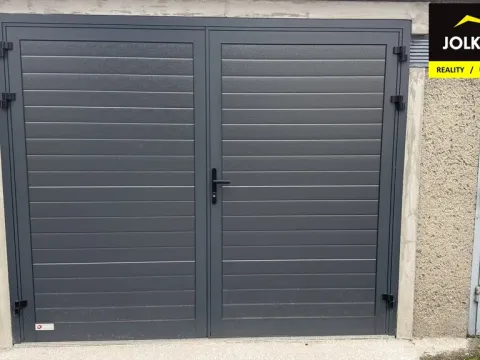 Pronájem garáže, Opava, Hobzíkova, 15 m2