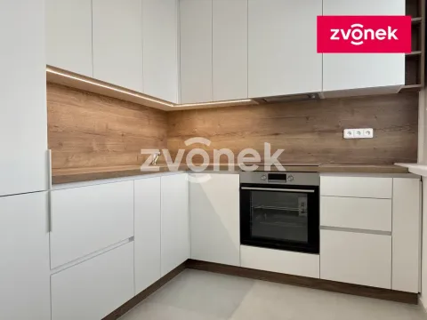 Prodej bytu 3+1, Uherský Brod, nám. 1. máje, 61 m2