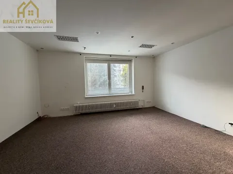 Pronájem kanceláře, Hradec Králové, Škroupova, 28 m2
