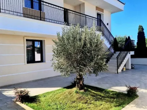 Prodej vily, Spille, 235 m2