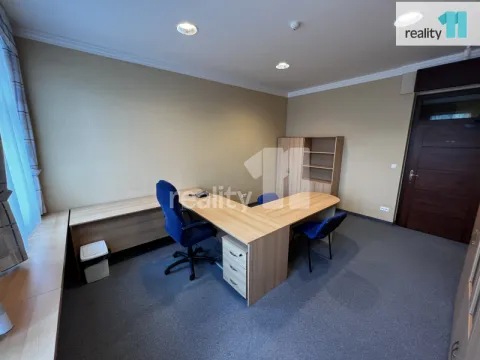 Pronájem kanceláře, Karlovy Vary - Dvory, Chebská, 21 m2