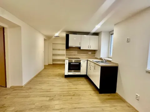 Prodej bytu 2+1, Brno - Komárov, Slunná, 59 m2