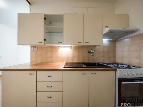 Prodej bytu 3+1, Veselí nad Moravou, Hutník, 74 m2