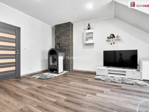 Prodej bytu 3+1, Karlovy Vary - Stará Role, Holečkova, 87 m2