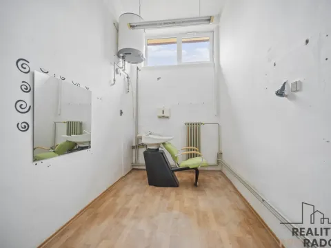 Pronájem obchodního prostoru, Řečany nad Labem, 1. máje, 25 m2