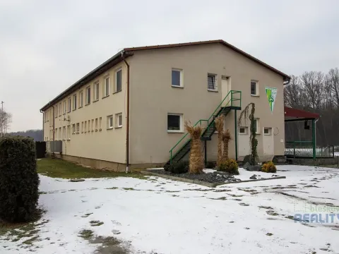 Pronájem ubytování, Přerov nad Labem, 445 m2