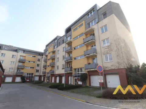 Pronájem bytu 1+kk, Hradec Králové - Třebeš, Ve Stromovce, 31 m2