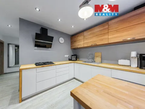 Prodej bytu 3+1, Loket, Mírová, 72 m2