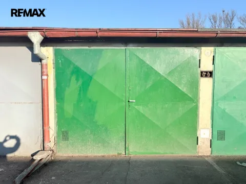 Pronájem garáže, Hradec Králové, Bratří Štefanů, 17 m2