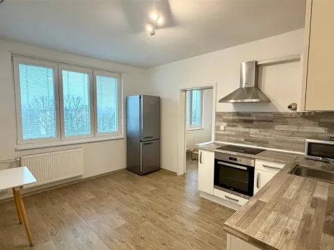 Prodej bytu 2+kk, Cheb, Lomená, 35 m2