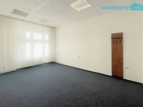 Pronájem kanceláře, Mariánské Lázně, třída Vítězství, 16 m2