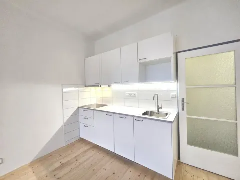 Pronájem bytu 2+kk, Praha - Nusle, Kloboučnická, 51 m2