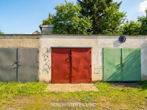 Prodej garáže, Znojmo, Kuchařovická, 19 m2