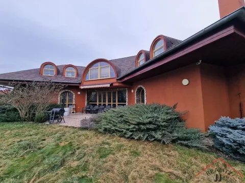 Prodej rodinného domu, Ohrobec, 590 m2