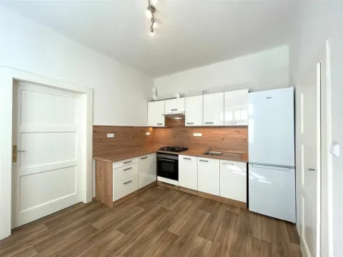 Pronájem bytu 2+kk, Praha - Nusle, U křížku, 37 m2