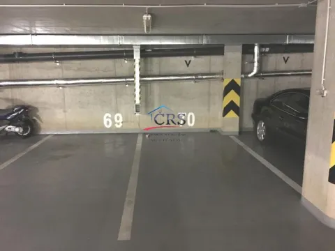 Pronájem garážového stání, Praha, Letňany, 12 m2